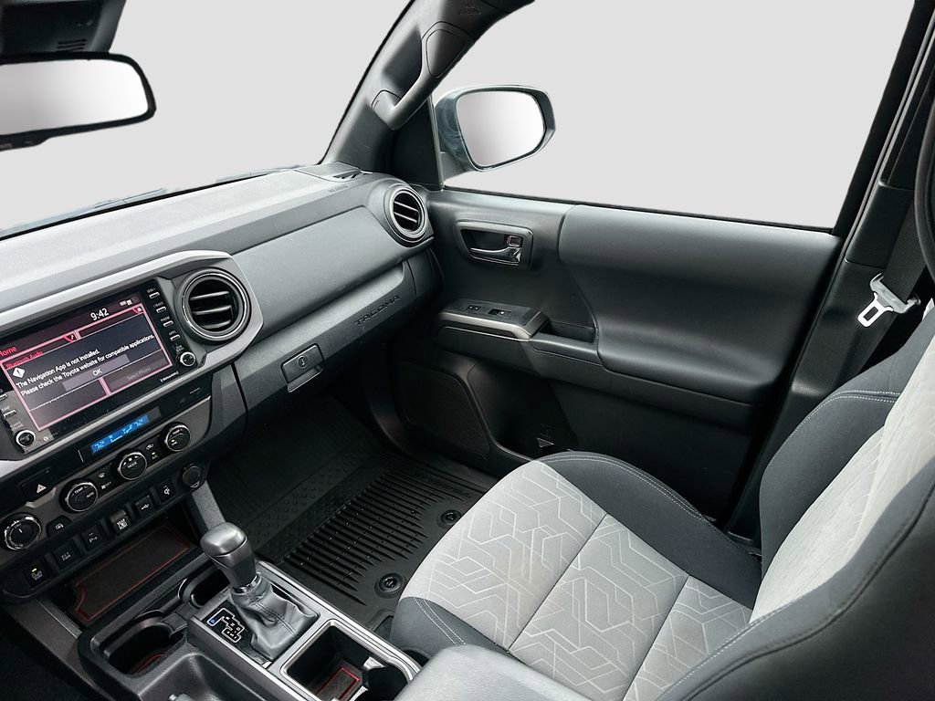 Used 2023 Toyota Tacoma TRD Sport w/ Technology Package image 21