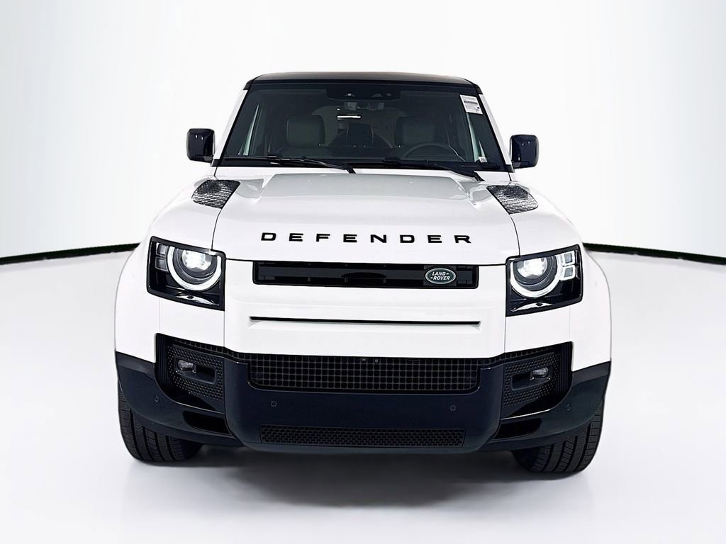 Used 2025 Land Rover Defender 110 X-Dynamic SE AWD/4WD image 2