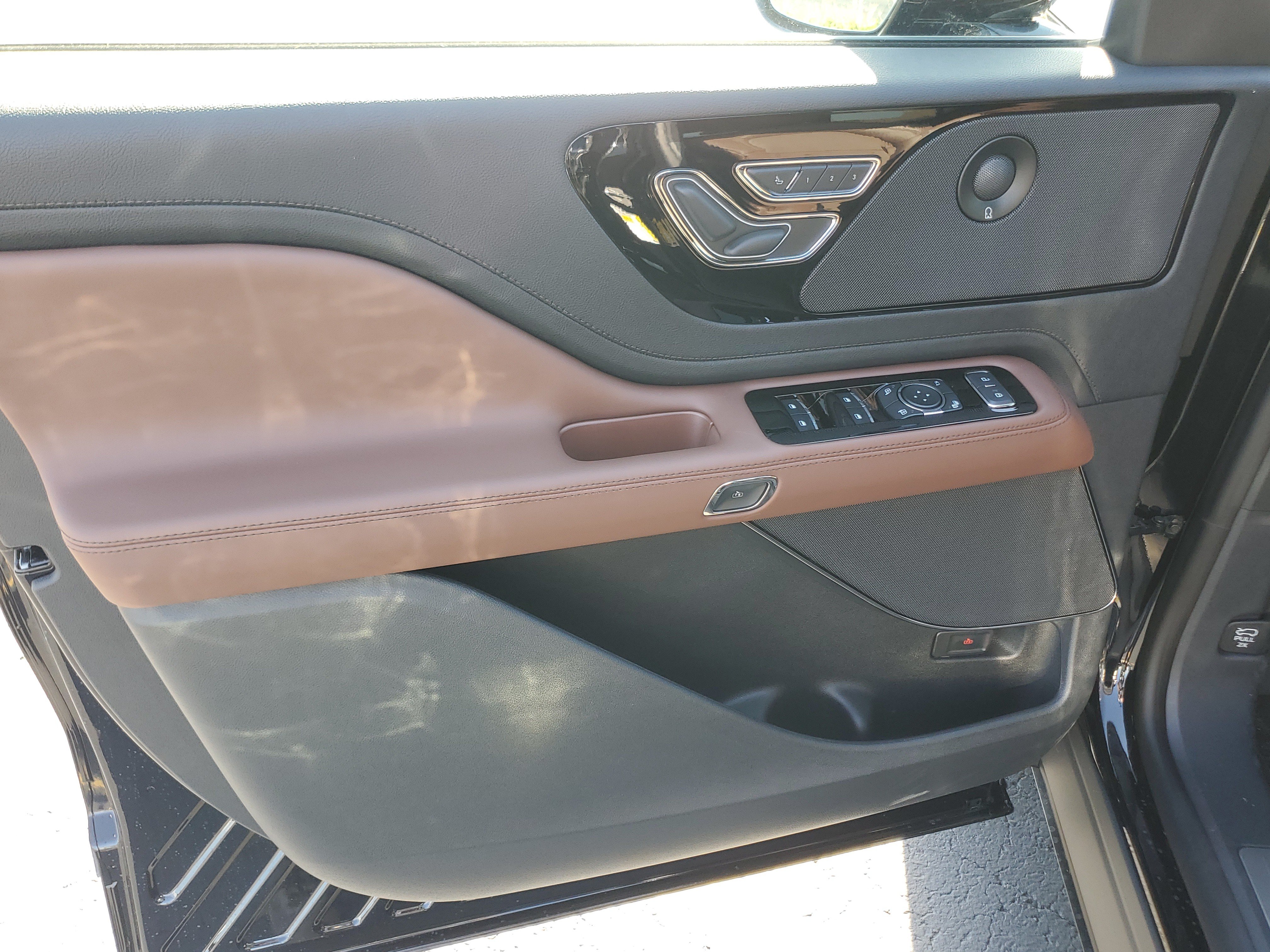 New 2027 Lincoln Aviator Reserve AWD/4WD image 8
