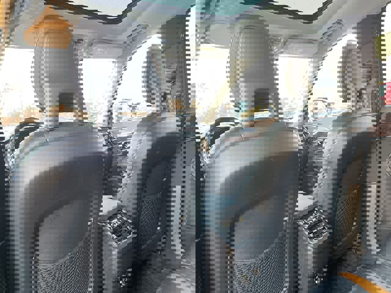 Used 2017 Volvo XC90 T6 Momentum w/ Vision Package image 21