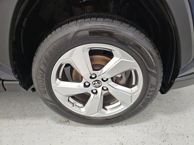 Used 2019 Toyota RAV4 Limited image 8