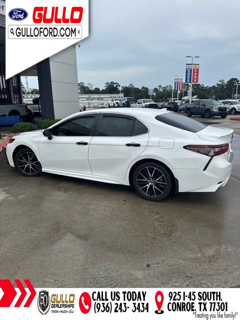Used 2022 Toyota Camry SE FWD image 4