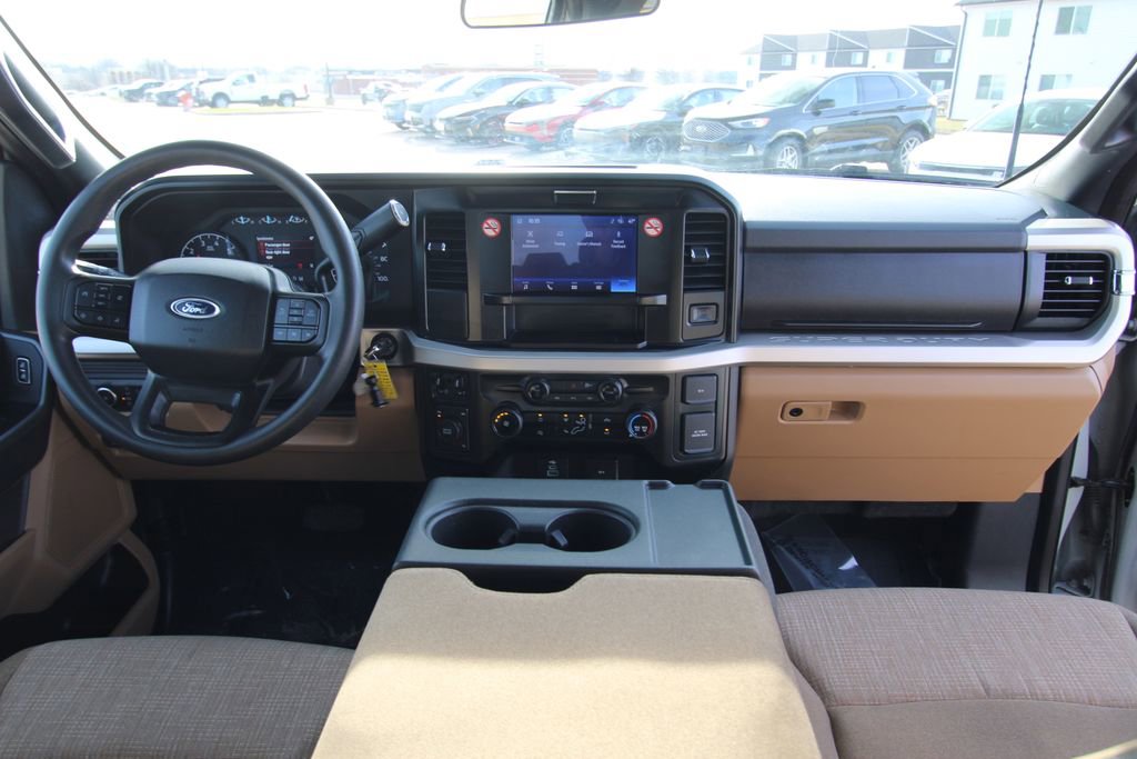 Used 2025 Ford F250 XLT image 32