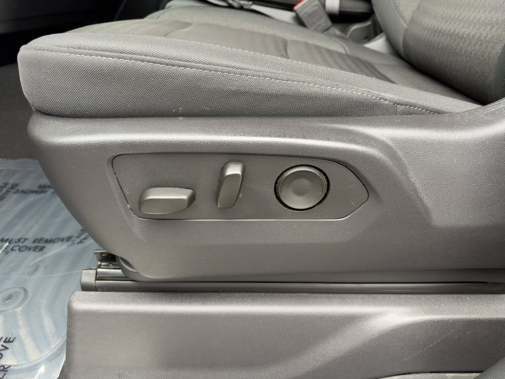 Used 2024 Chevrolet Silverado 1500 LT AWD/4WD image 19