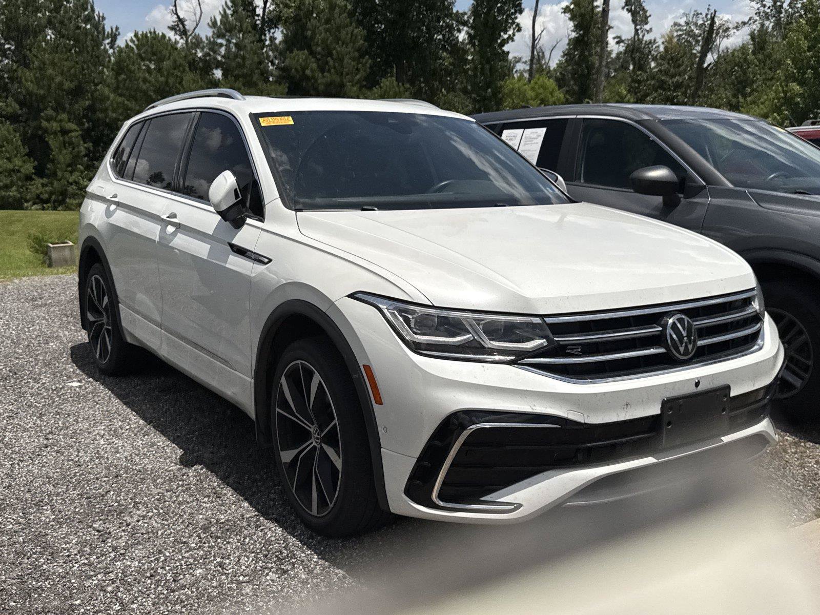 Used 2022 Volkswagen Tiguan SEL R-Line AWD/4WD image 2