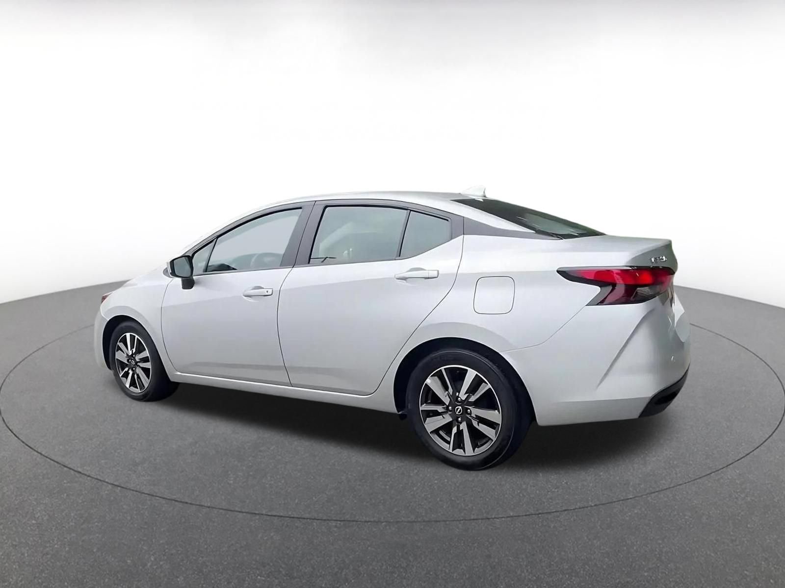 Used 2025 Nissan Versa SV FWD image 10