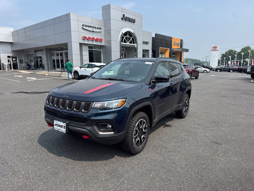 New 2026 Jeep Compass Trailhawk AWD/4WD image 1