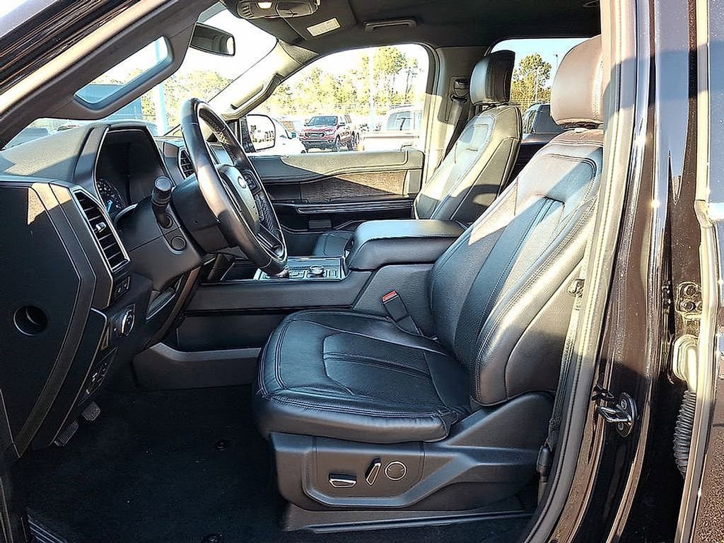 Used 2019 Ford Expedition Limited w/ Cargo Package image 19