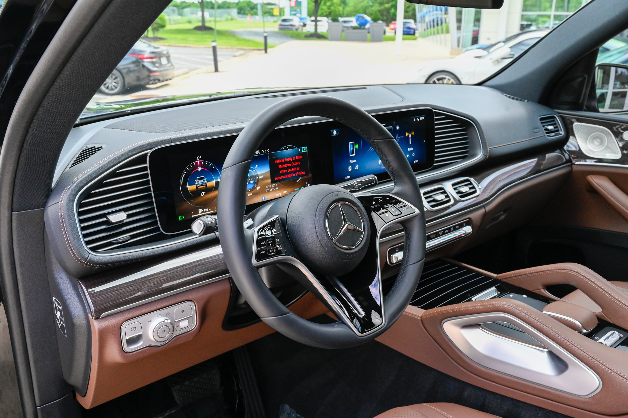 Used 2025 Mercedes-Benz GLS 450 4MATIC image 16