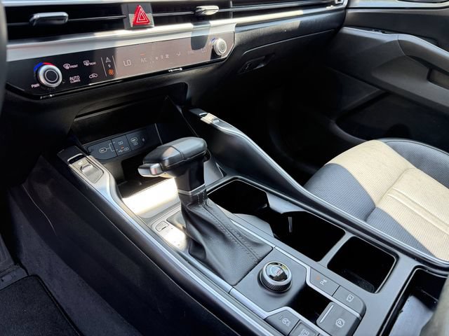 Used 2024 Kia Sorento S w/ Panoramic Sunroof Package FWD image 22