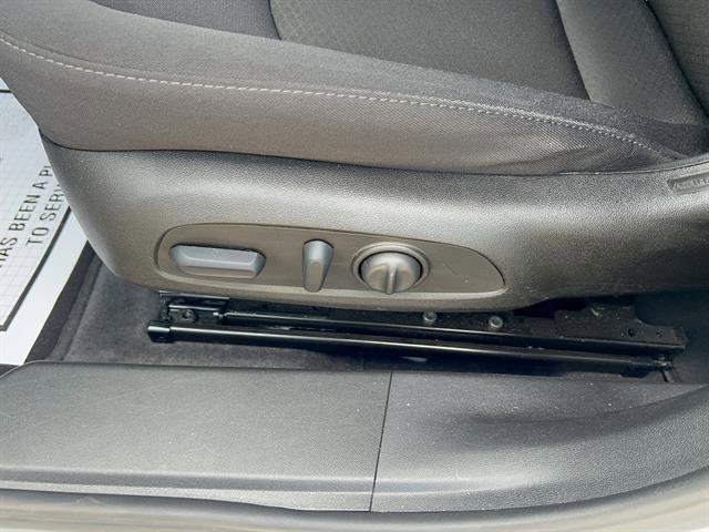 Used 2022 Chevrolet Malibu LT FWD image 11