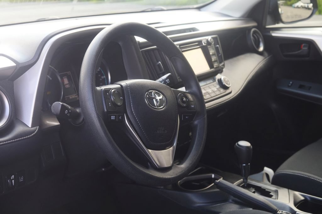 Certified 2018 Toyota RAV4 LE AWD/4WD image 7