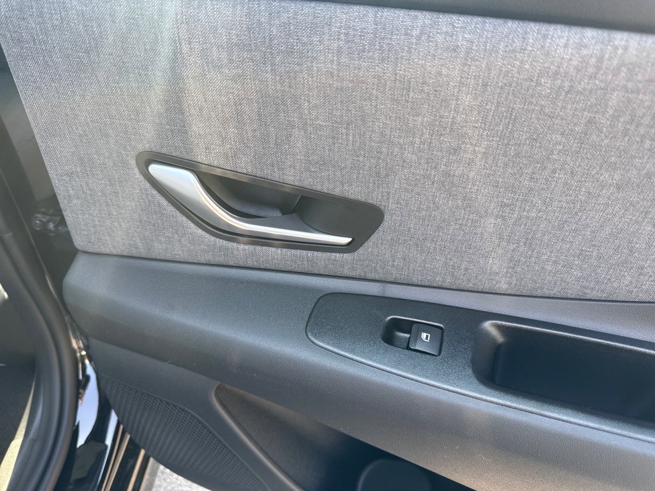 New 2026 Hyundai Elantra Limited w/ Cargo Package FWD image 24