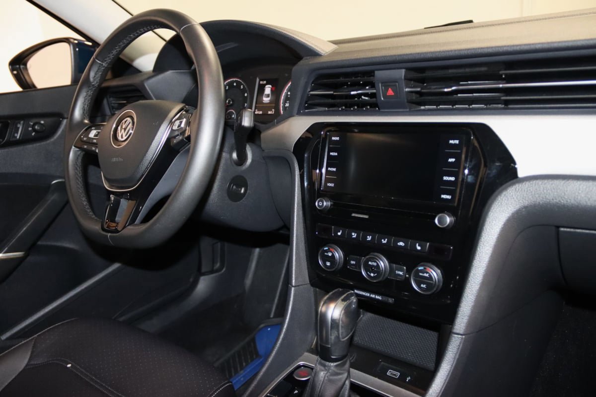 Used 2021 Volkswagen Passat 2.0T SE image 51