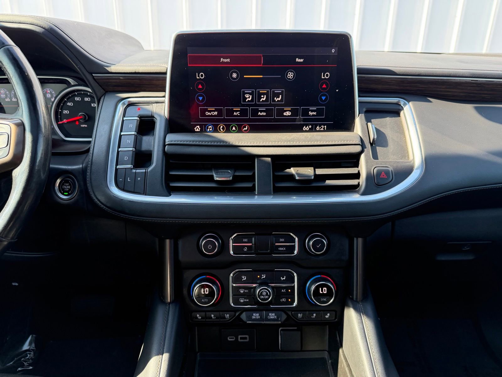 Used 2021 Chevrolet Tahoe High Country w/ Premium Package RWD image 14