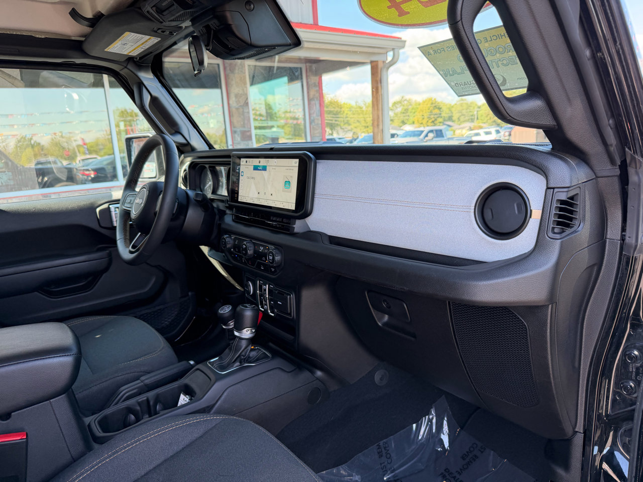 Used 2024 Jeep Wrangler Unlimited image 21