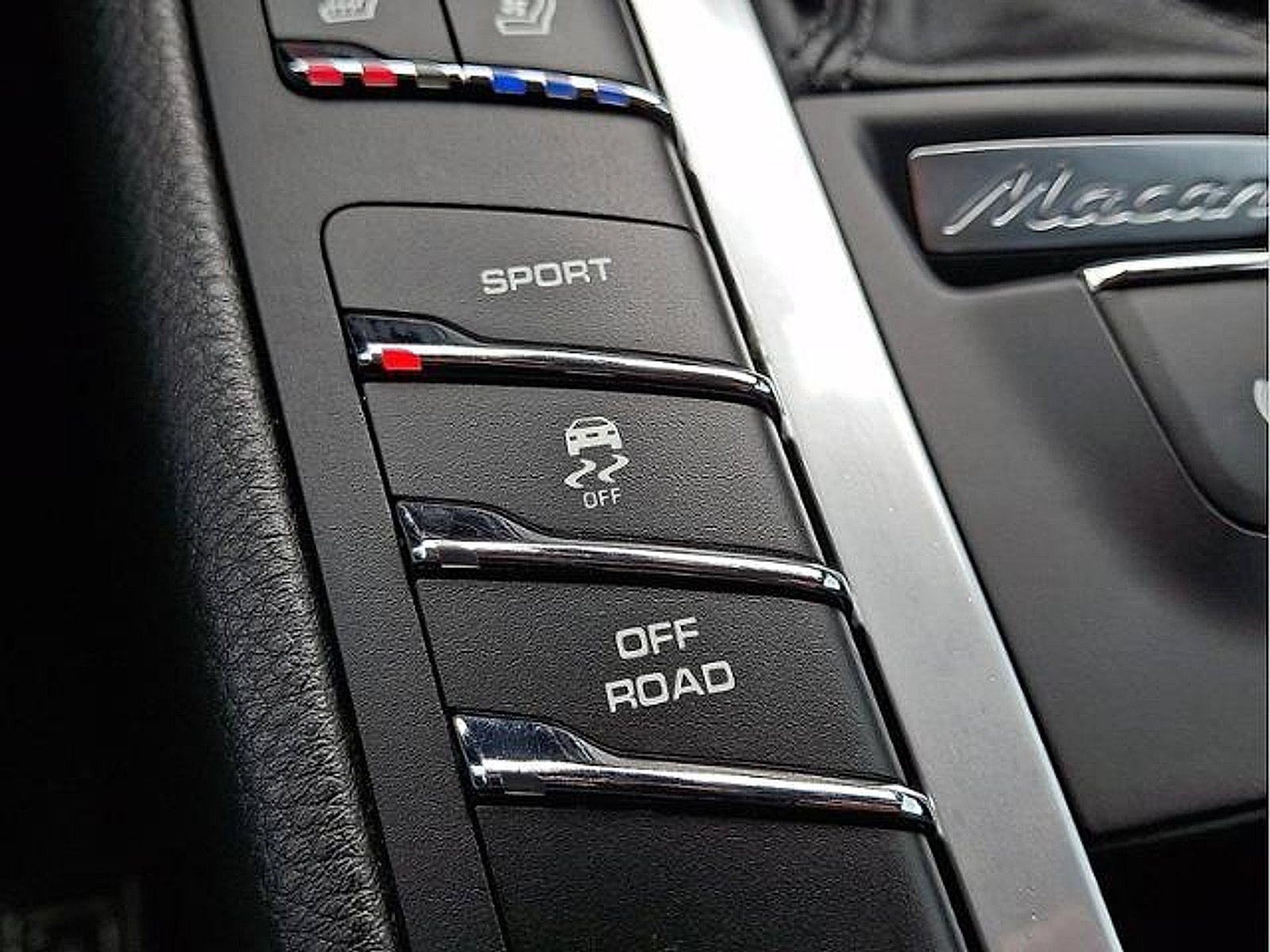 Used 2020 Porsche Macan AWD/4WD image 26