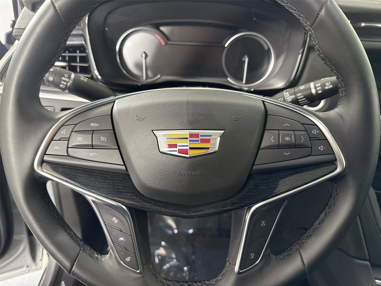 Used 2025 Cadillac XT5 Premium Luxury image 16