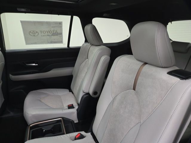 New 2026 Toyota Grand Highlander AWD Hybrid image 18