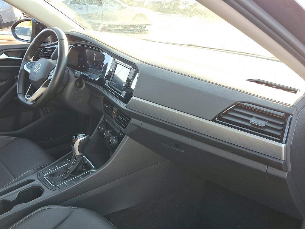 Used 2024 Volkswagen Jetta SE image 11