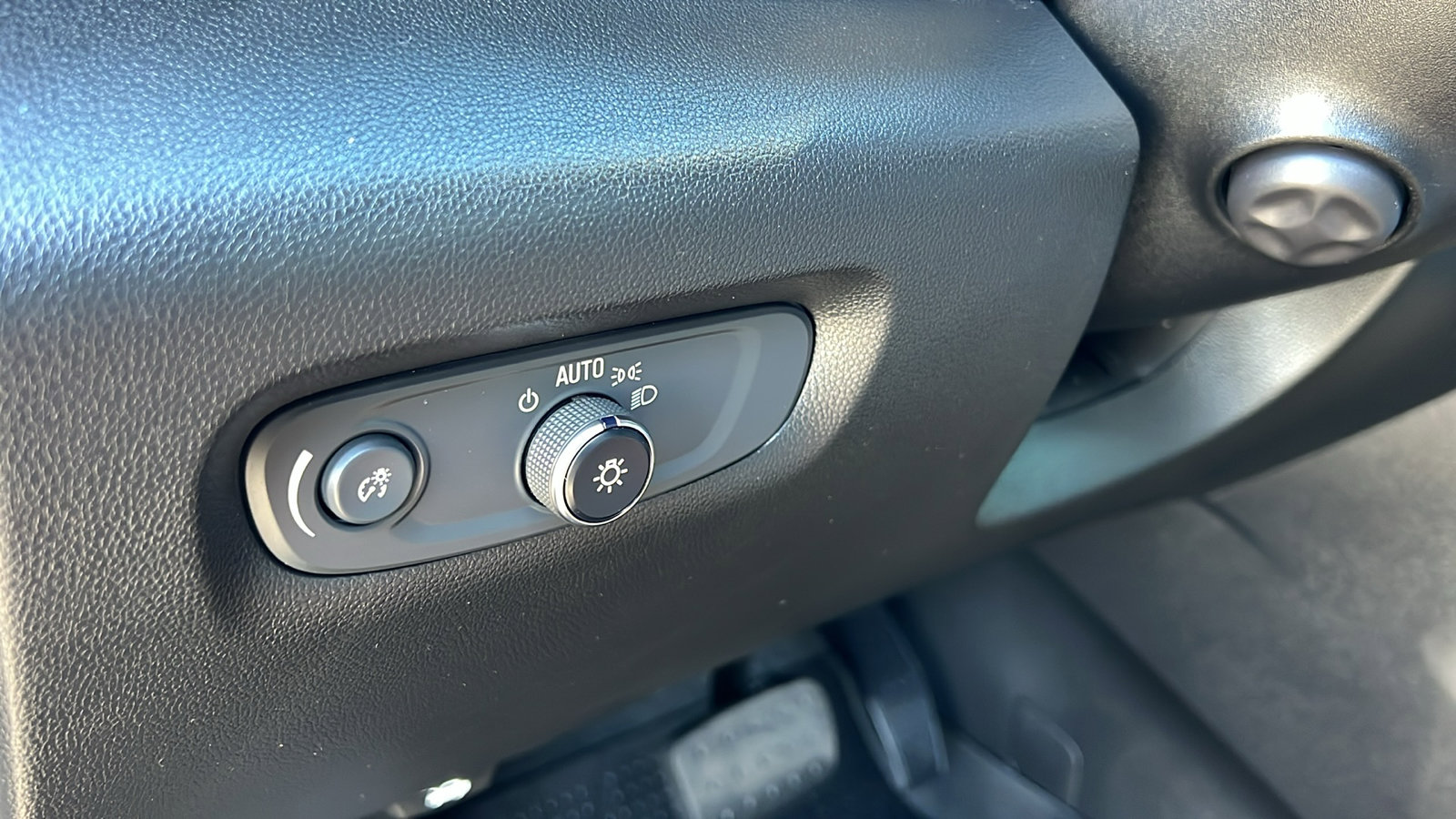 Certified 2023 Chevrolet Traverse Premier w/ LPO, Floor Liner Package image 30