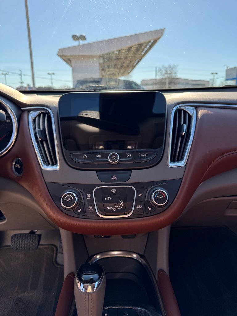 Used 2018 Chevrolet Malibu LT w/ Leather Package image 21