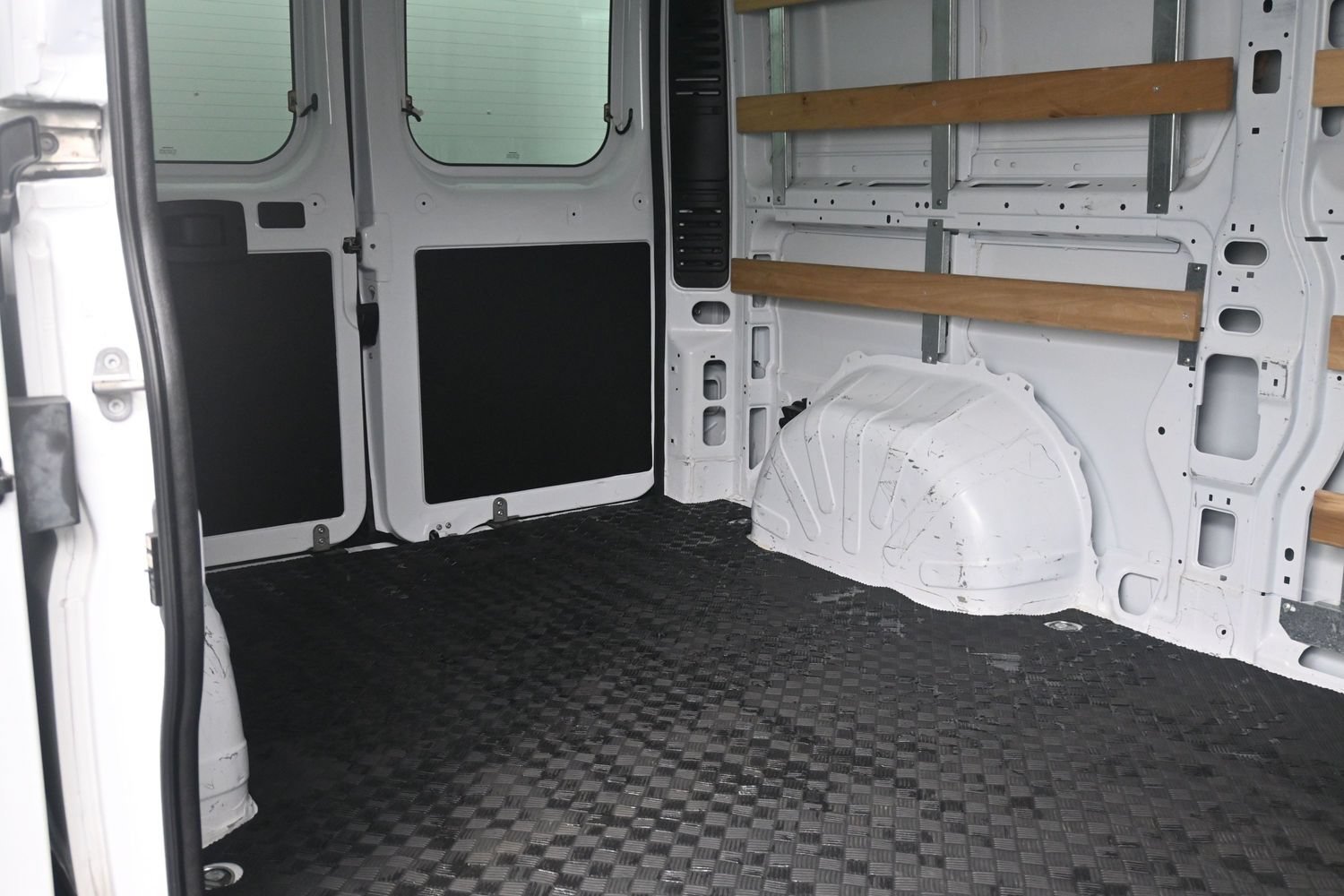 Used 2025 RAM ProMaster 2500 w/ U-Haul Equipment Group FWD image 21