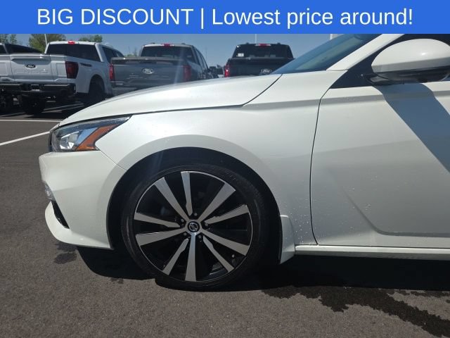 Used 2020 Nissan Altima 2.0 Platinum FWD image 16