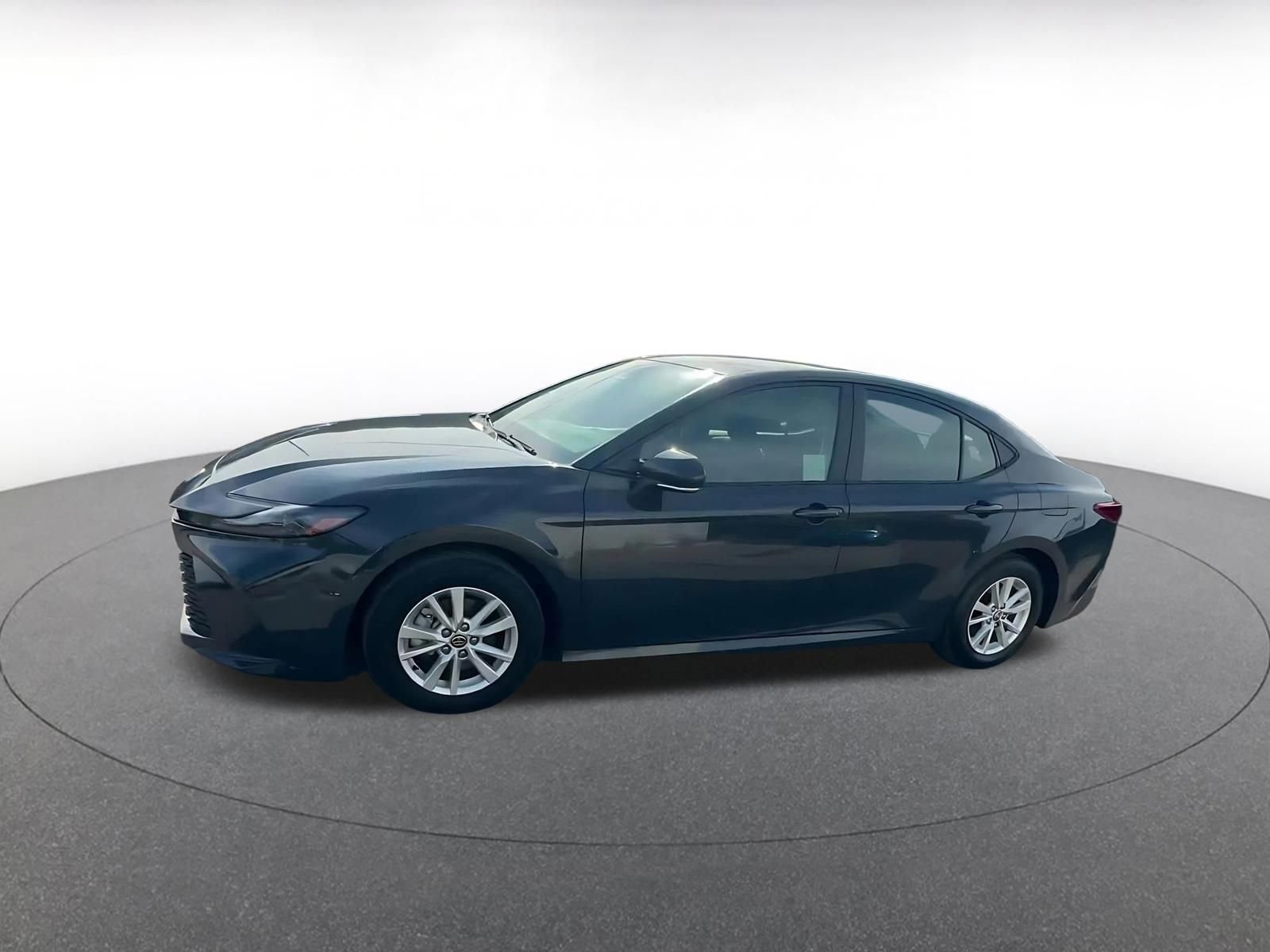 Used 2025 Toyota Camry LE image 8