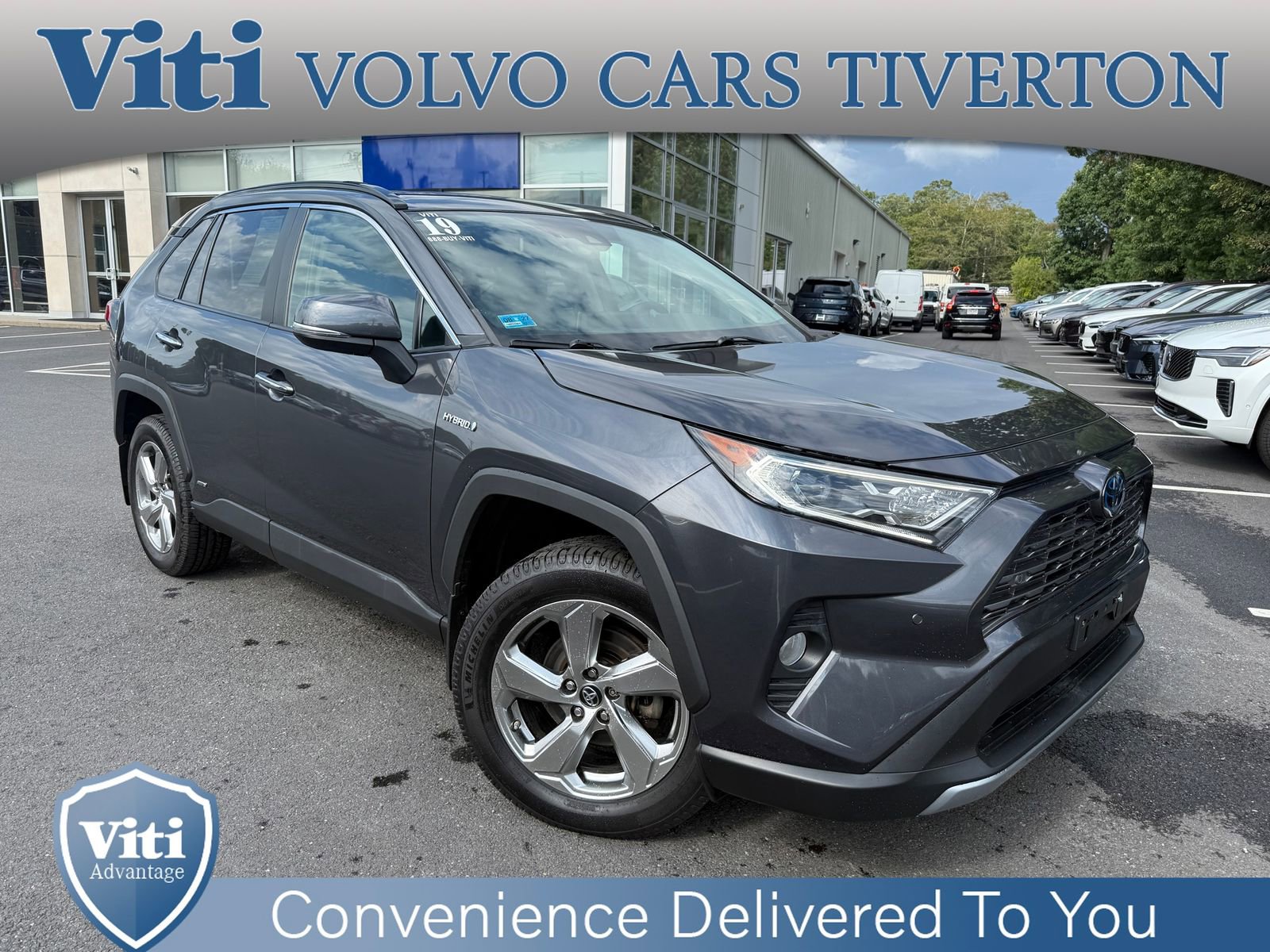 Used 2019 Toyota RAV4 Limited image 1