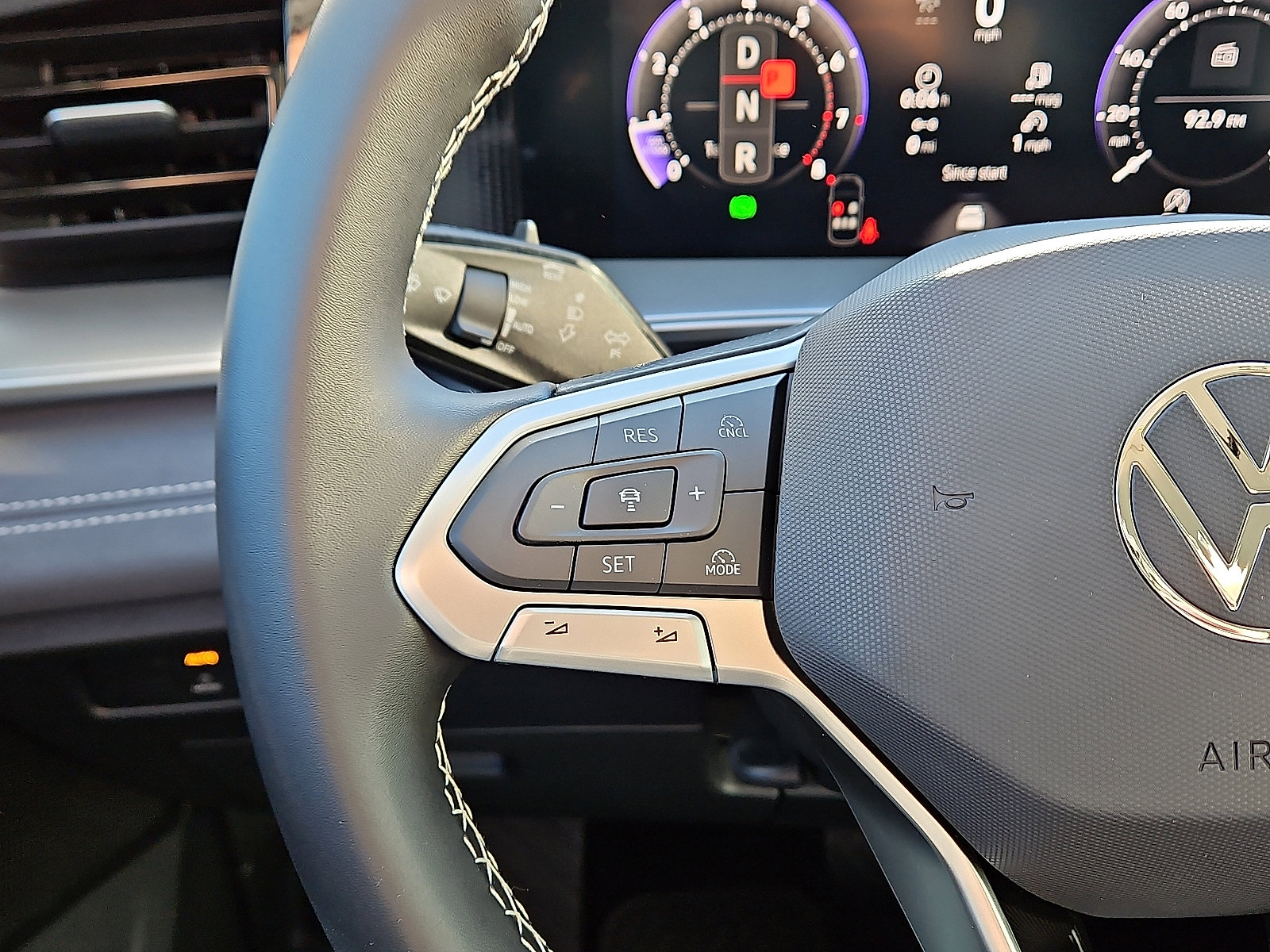 New 2026 Volkswagen Tiguan SE image 17