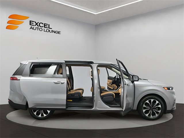 Used 2022 Kia Carnival EX image 54