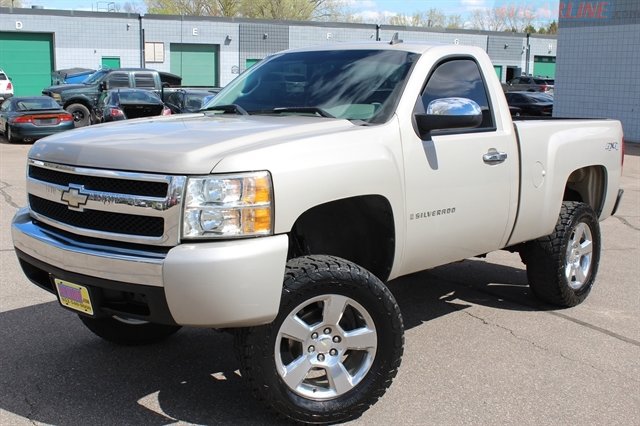 Used 2008 Chevrolet Silverado 1500 W/T w/ Towing Package AWD/4WD image 2