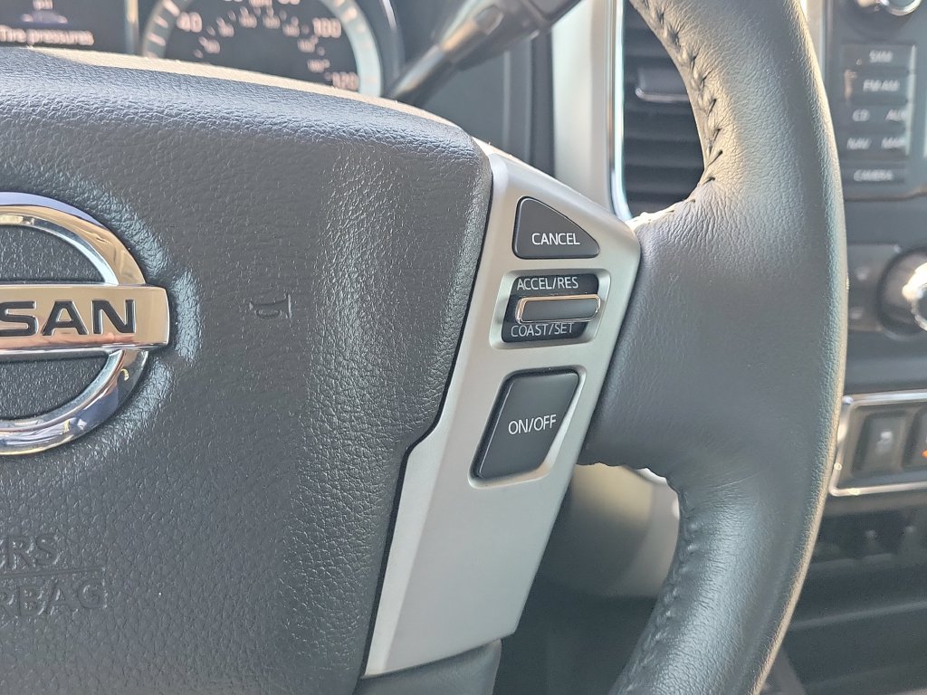 Used 2018 Nissan Titan SV w/ SV Convenience Package RWD image 10