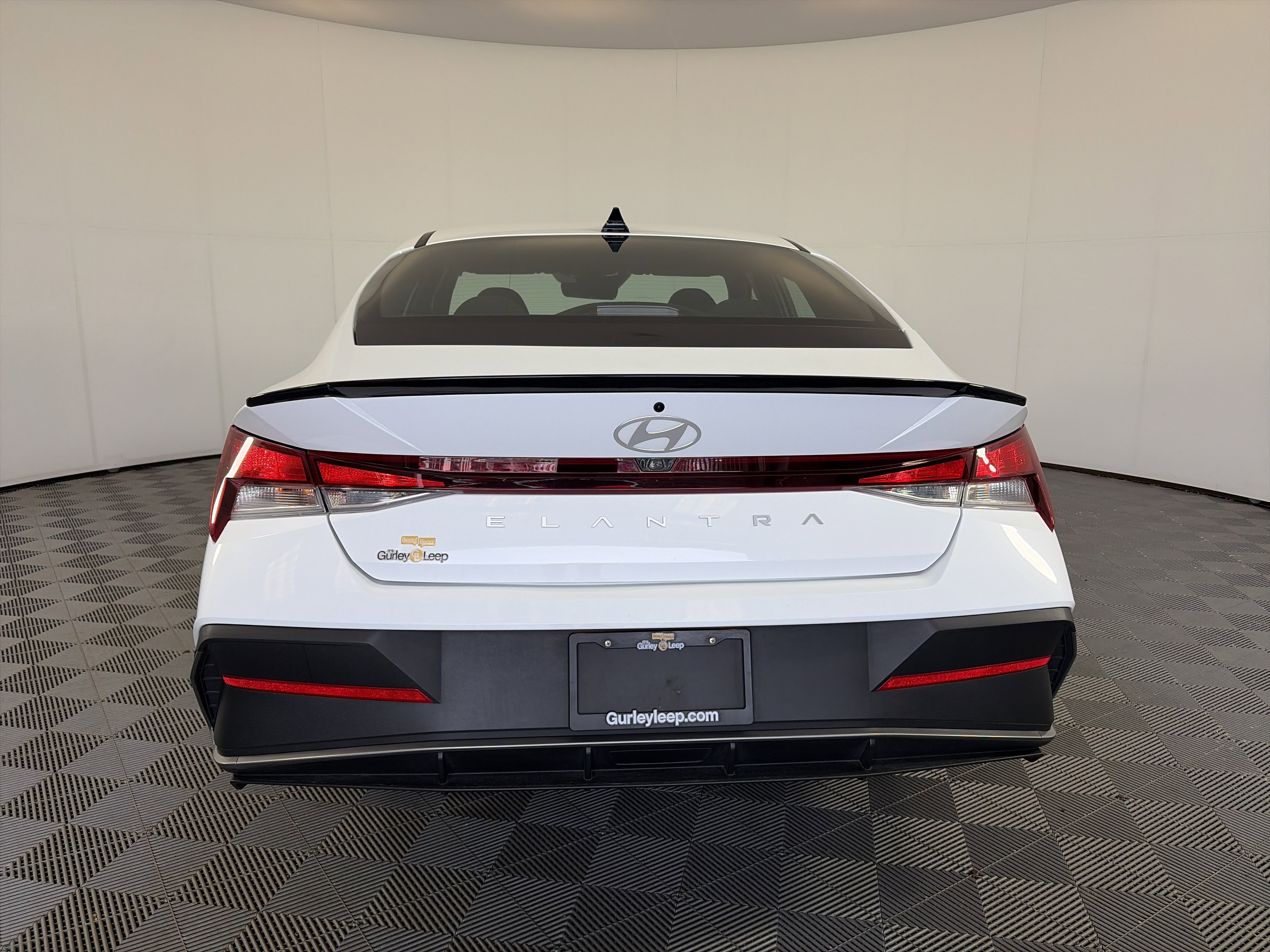 Certified 2025 Hyundai Elantra Sport FWD image 9