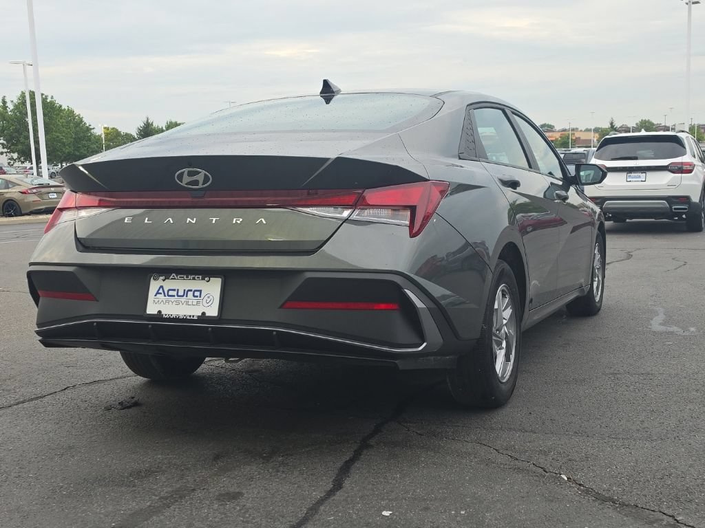 Used 2024 Hyundai Elantra SE FWD image 7