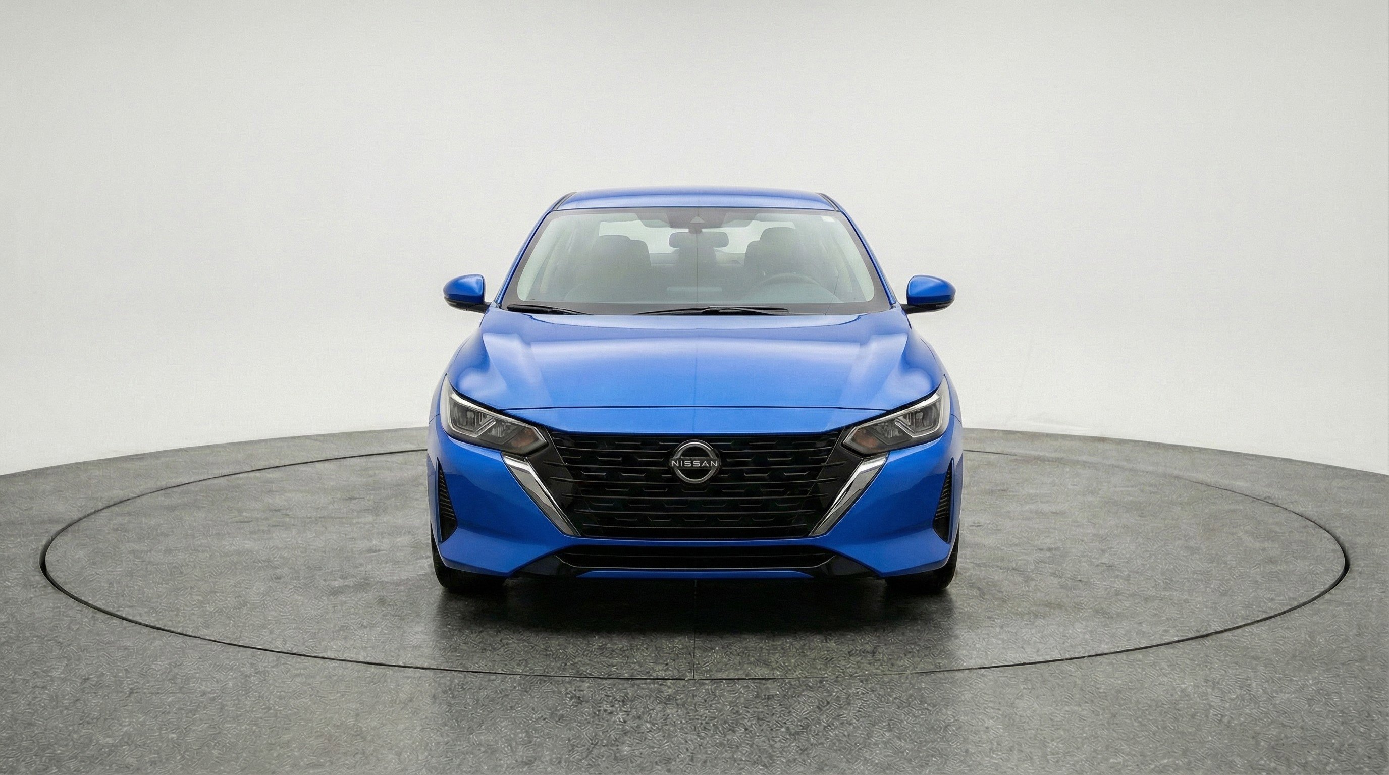 Used 2025 Nissan Sentra SV image 2