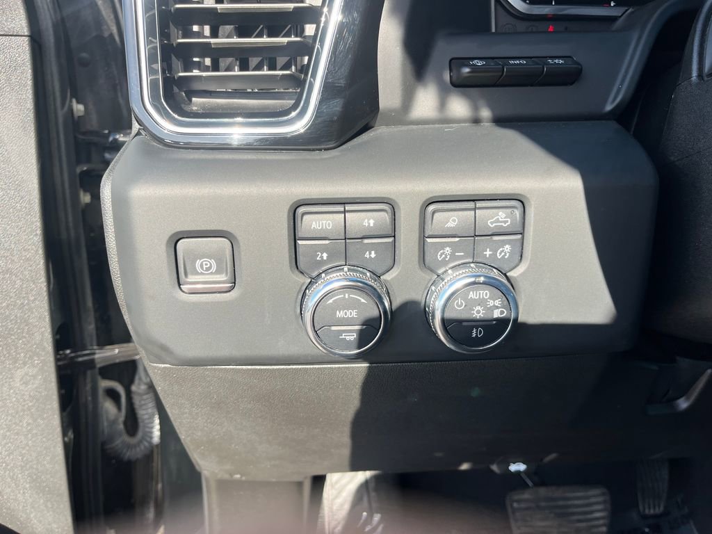 Used 2024 GMC Sierra 2500 Denali w/ Denali Reserve Package image 25
