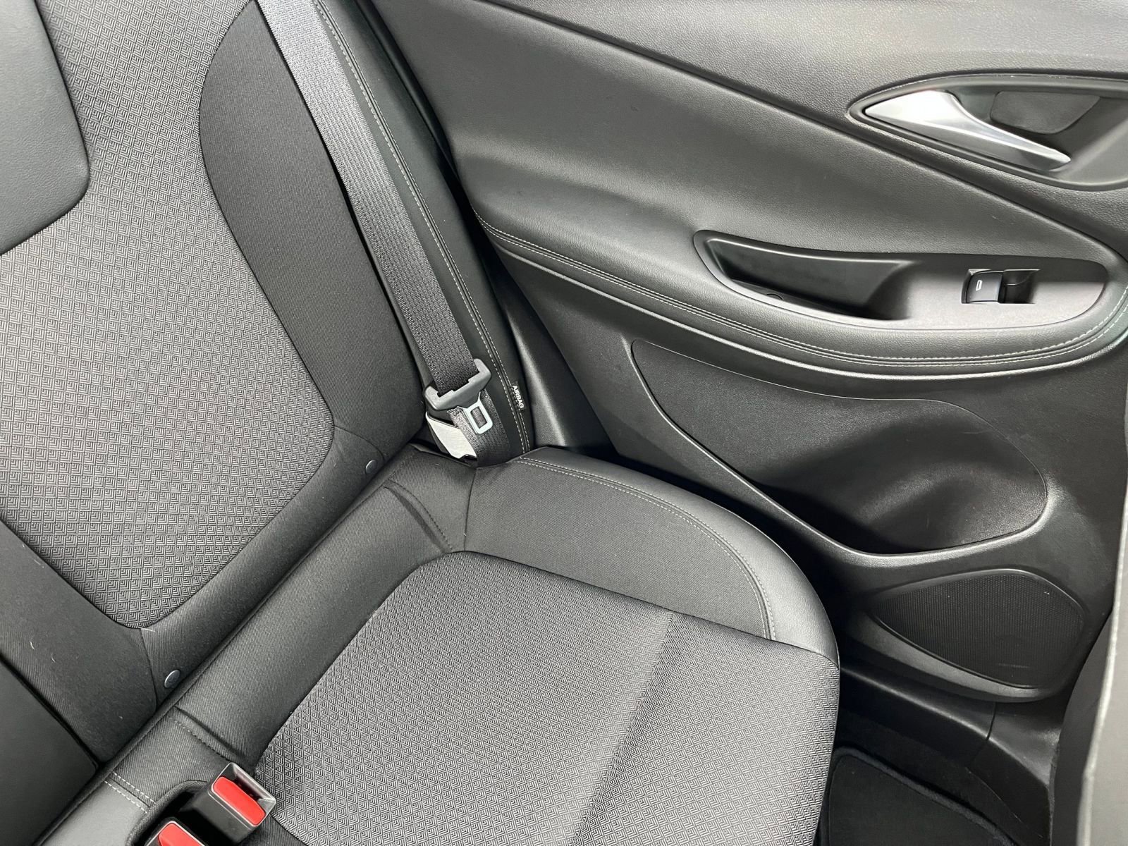 Used 2025 Buick Encore GX Preferred image 37