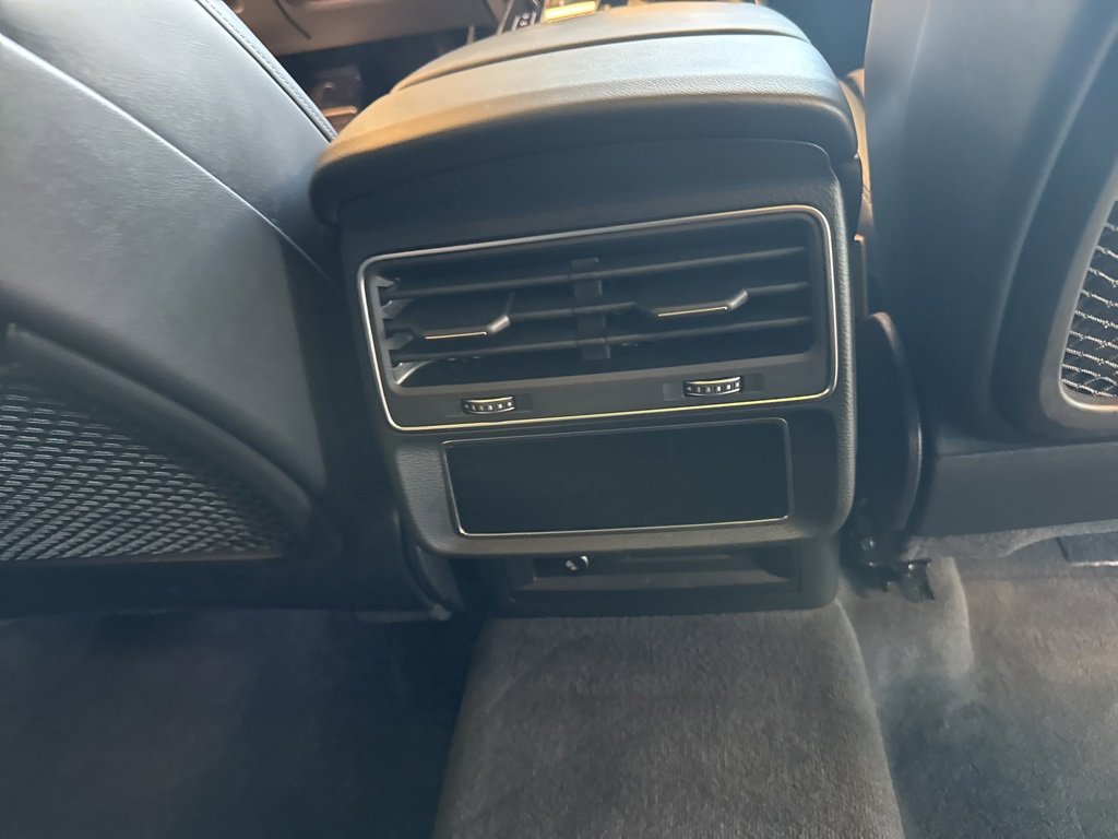 Used 2024 Audi SQ8 Prestige w/ Prestige Package image 32