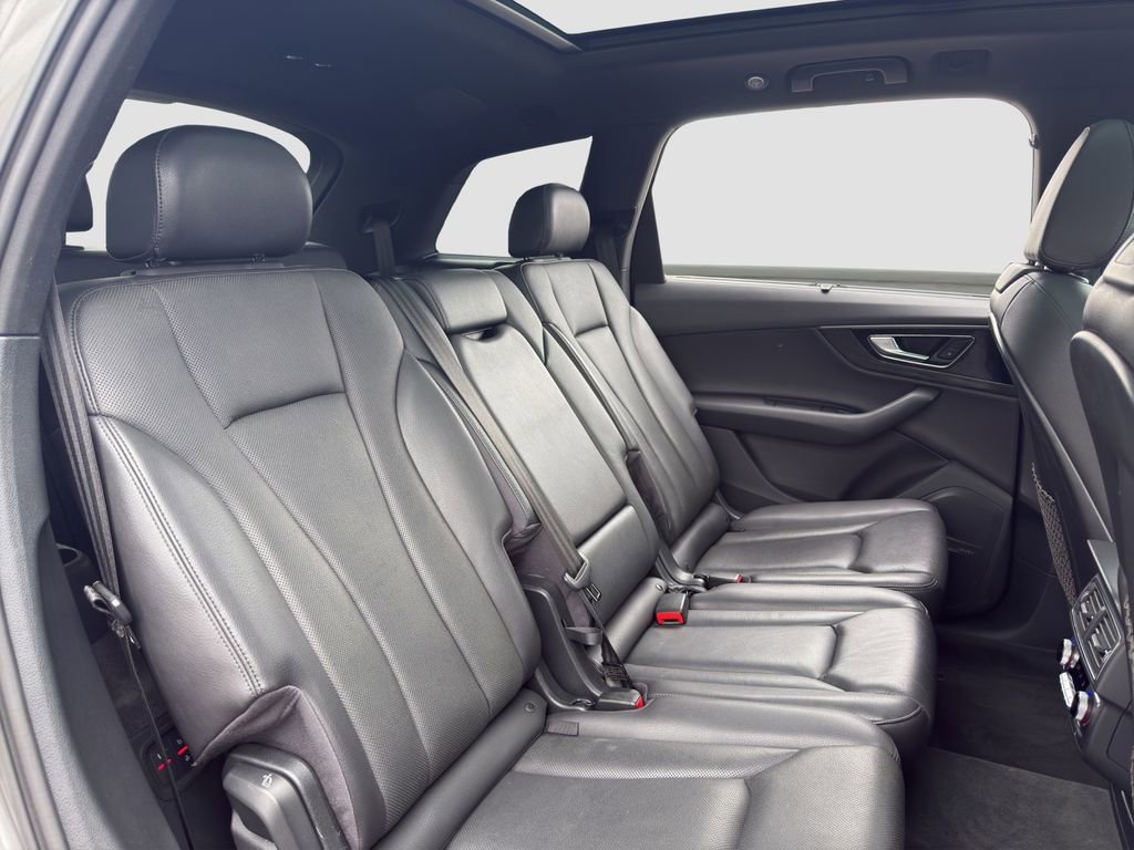 Used 2017 Audi Q7 3.0T Prestige AWD/4WD image 18