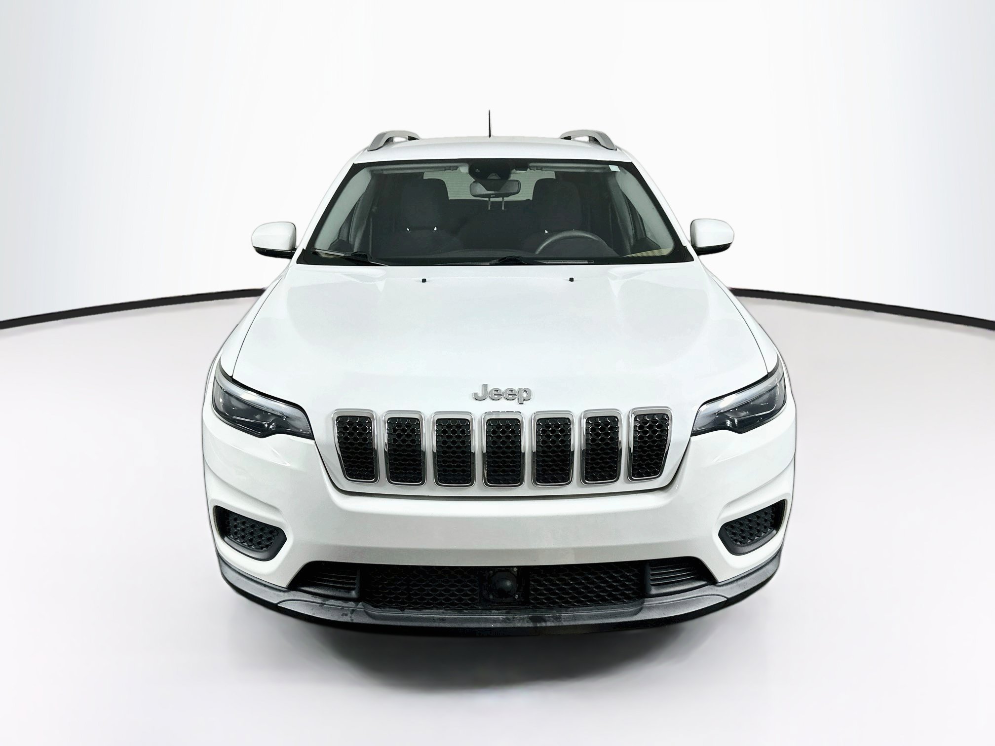 Used 2021 Jeep Cherokee Latitude w/ Mopar Interior Package FWD image 2