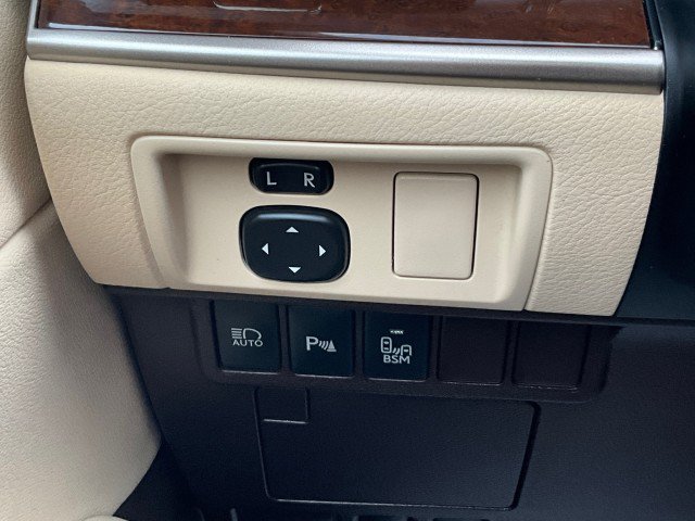 Used 2018 Lexus ES 350 w/ Luxury Package w/Wood Trim FWD image 15