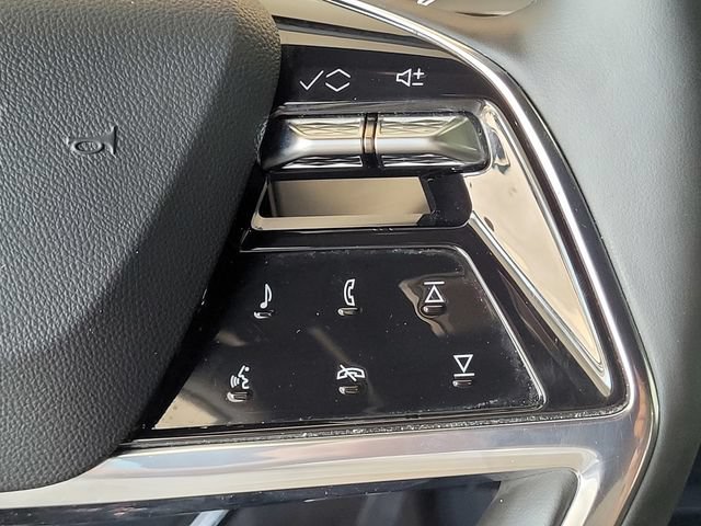 Certified 2026 Cadillac Vistiq Luxury AWD/4WD image 25