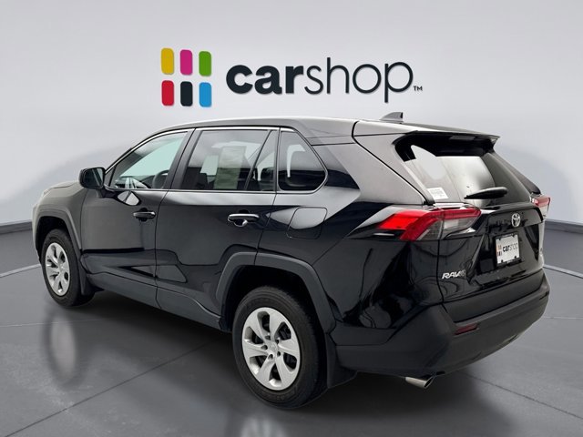 Used 2022 Toyota RAV4 LE image 3