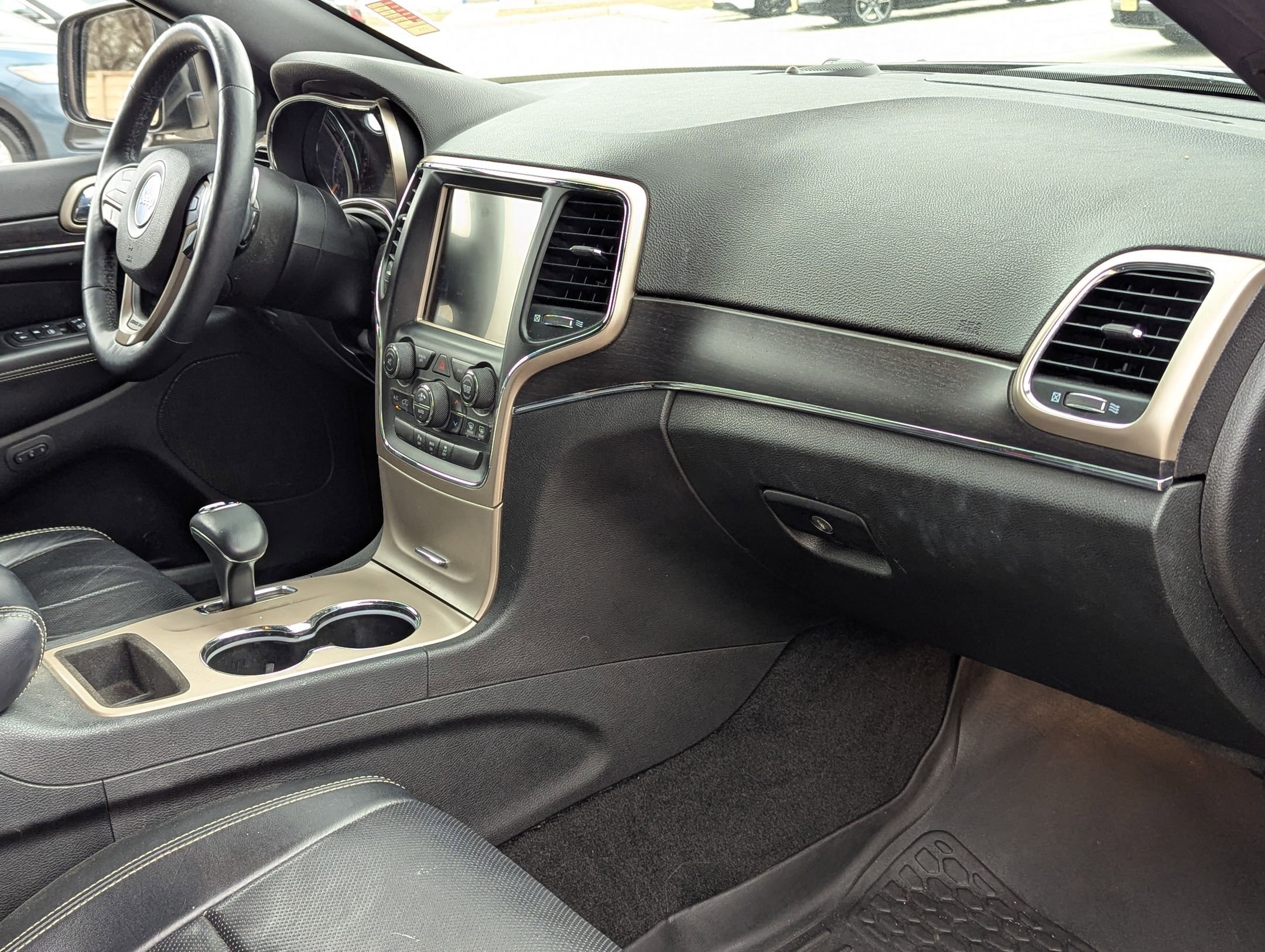 Used 2014 Jeep Grand Cherokee Limited w/ Luxury Group II image 29