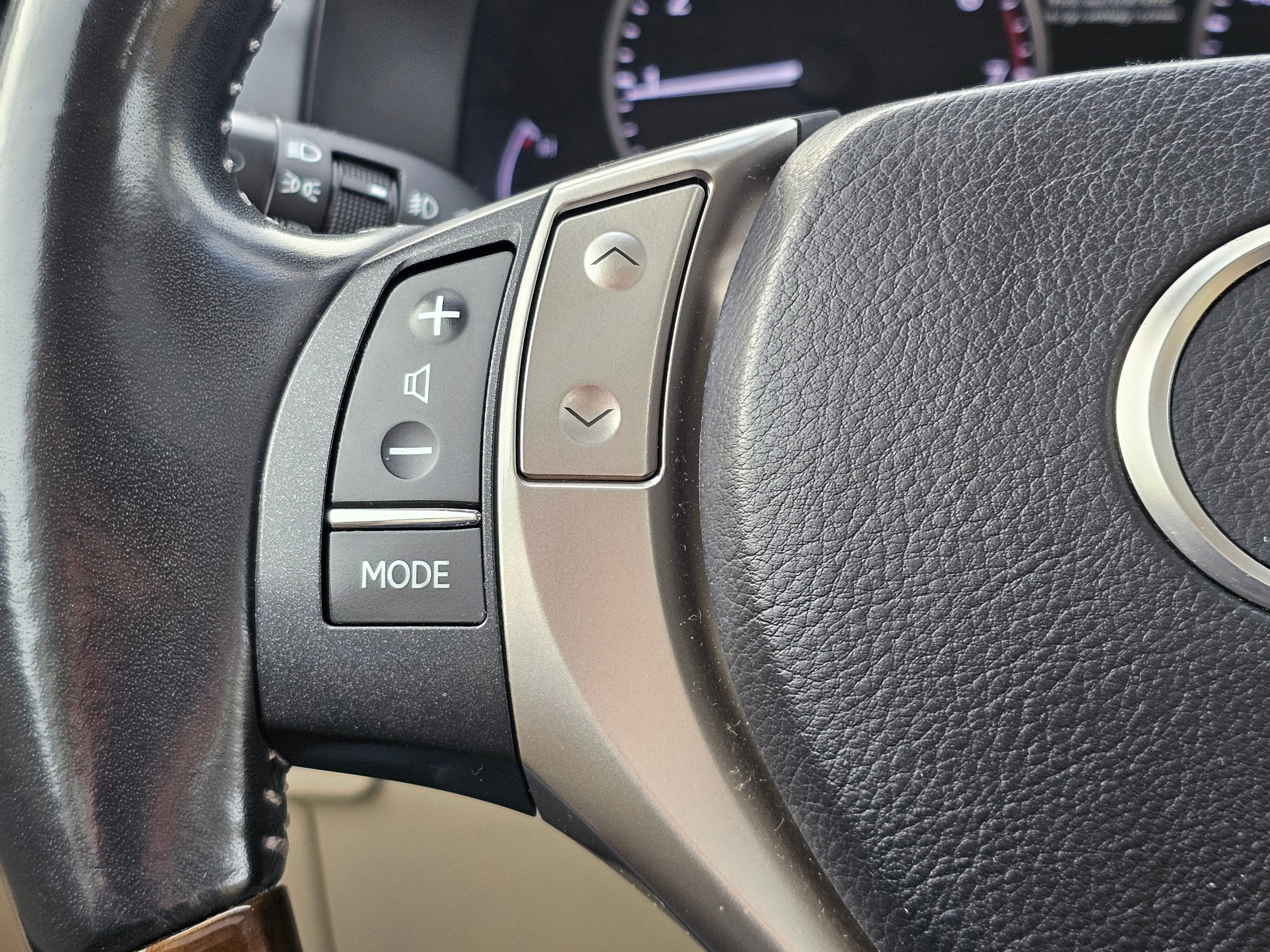 Used 2013 Lexus ES 350 4dr Sdn image 33