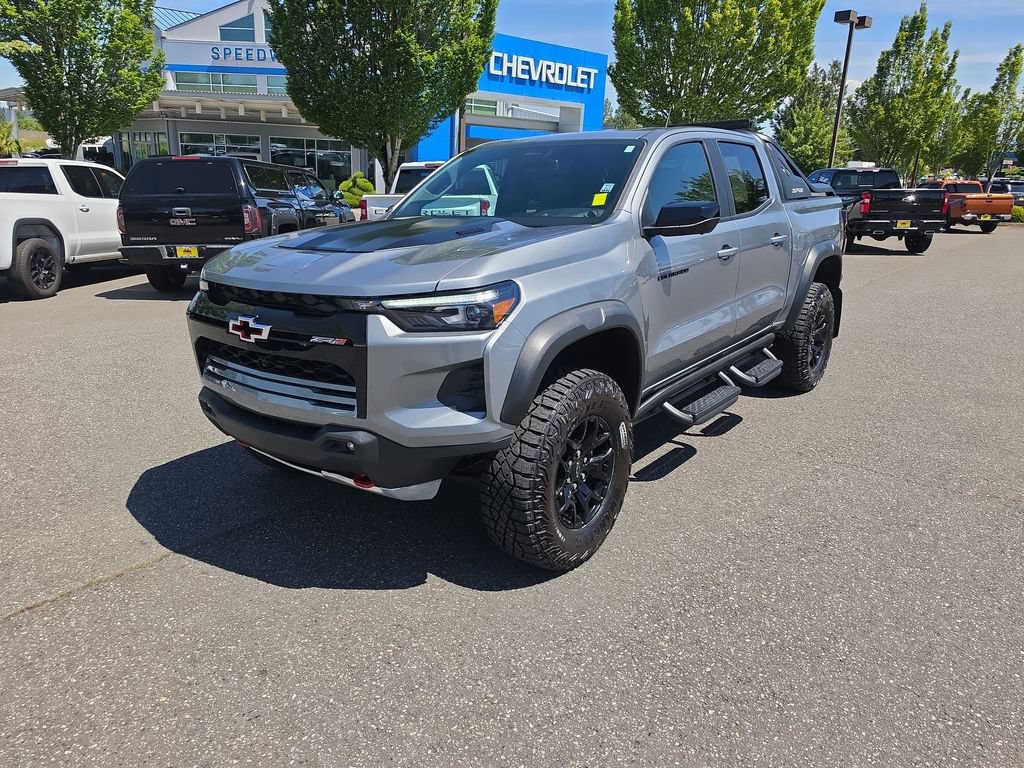 Certified 2025 Chevrolet Colorado ZR2 w/ Midnight Edition AWD/4WD image 2