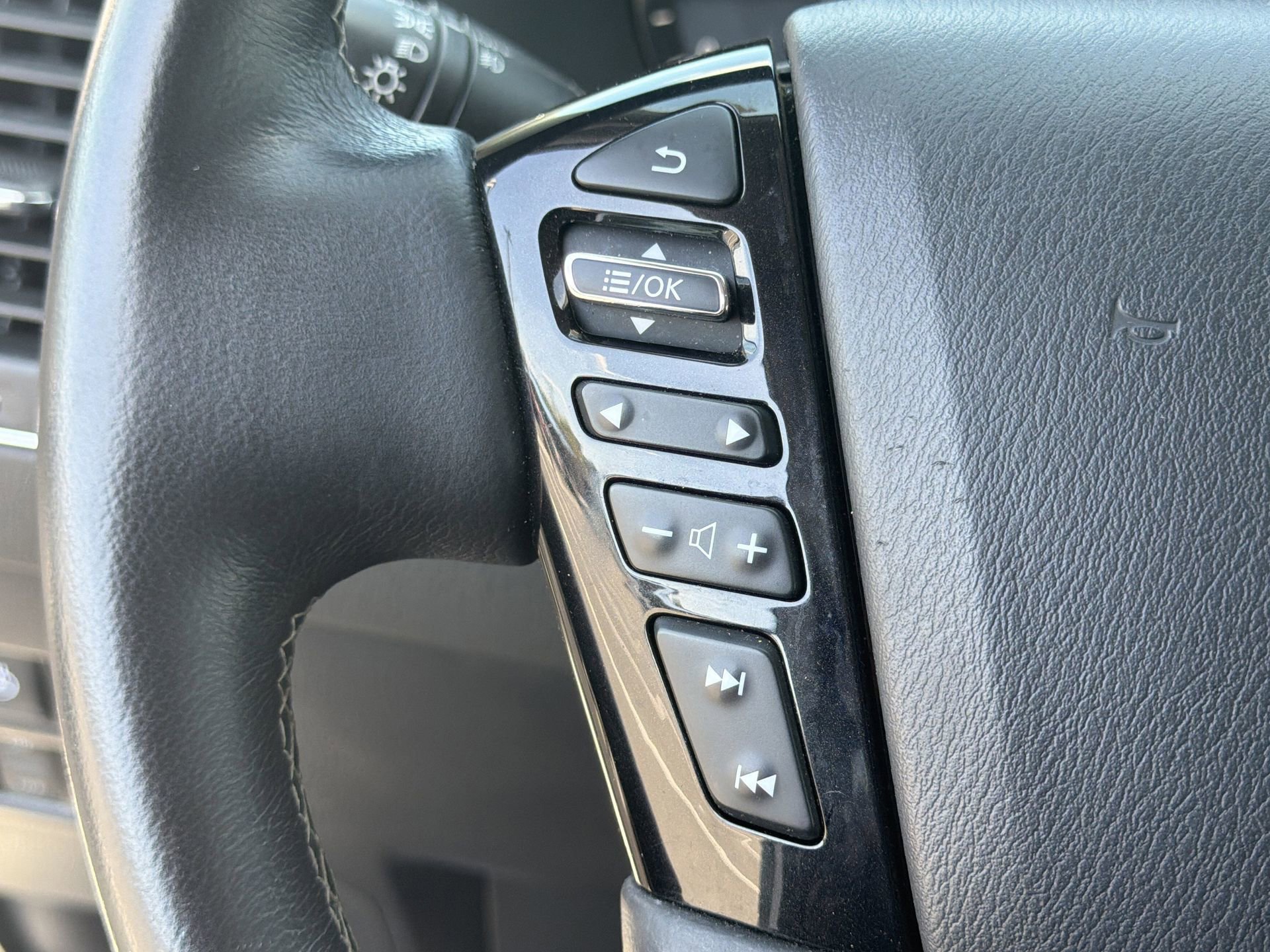 Used 2024 INFINITI QX80 Luxe AWD/4WD image 11