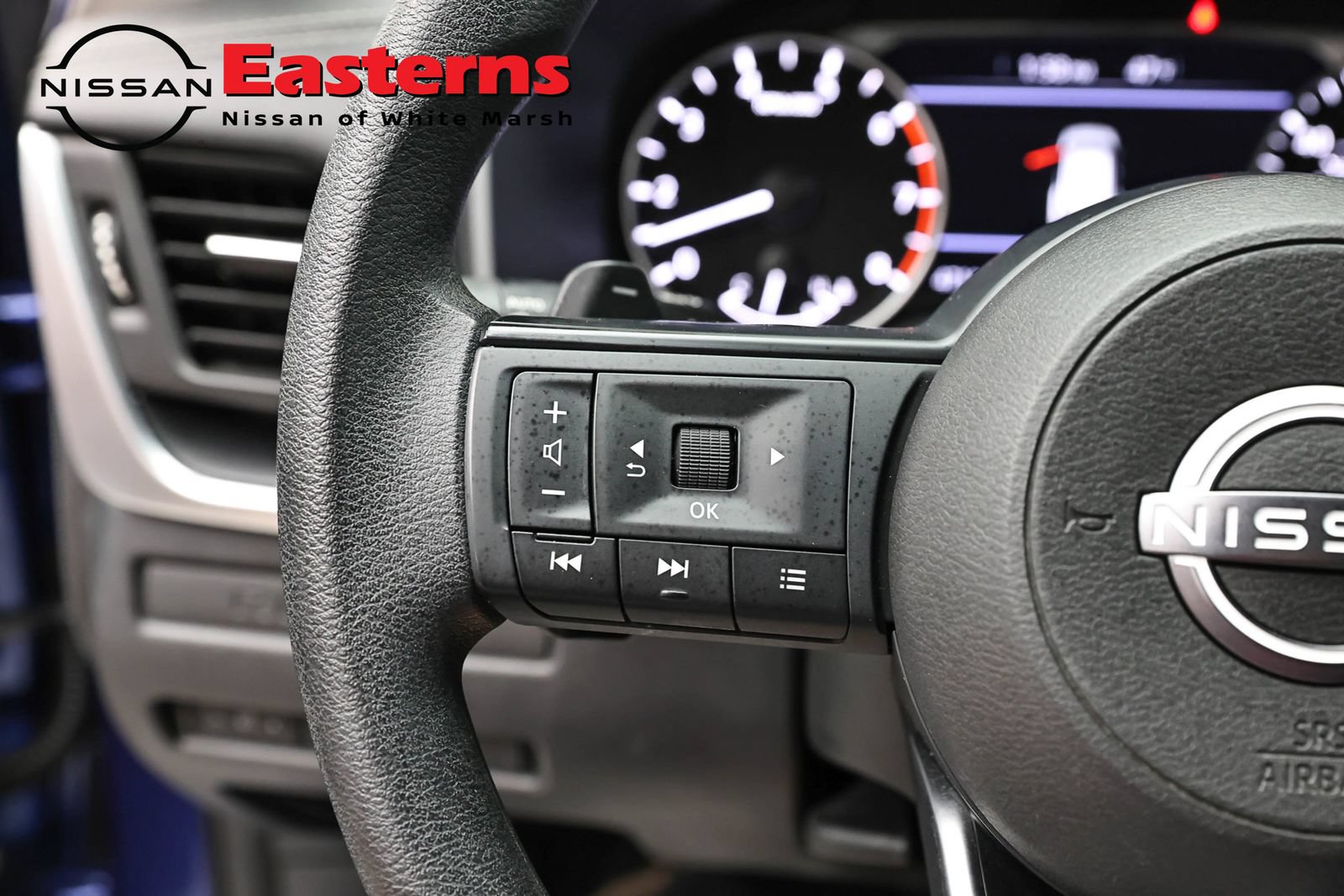 Used 2023 Nissan Rogue S AWD/4WD image 15